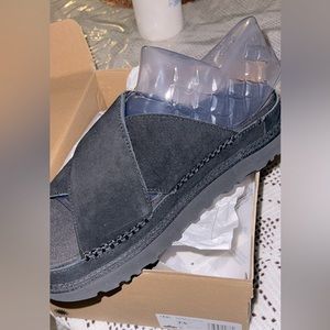 Ugg Goldenstar Cross Slide